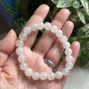 White quartz or agate with delicate grey “etching” inclusions 8mm beads crystal